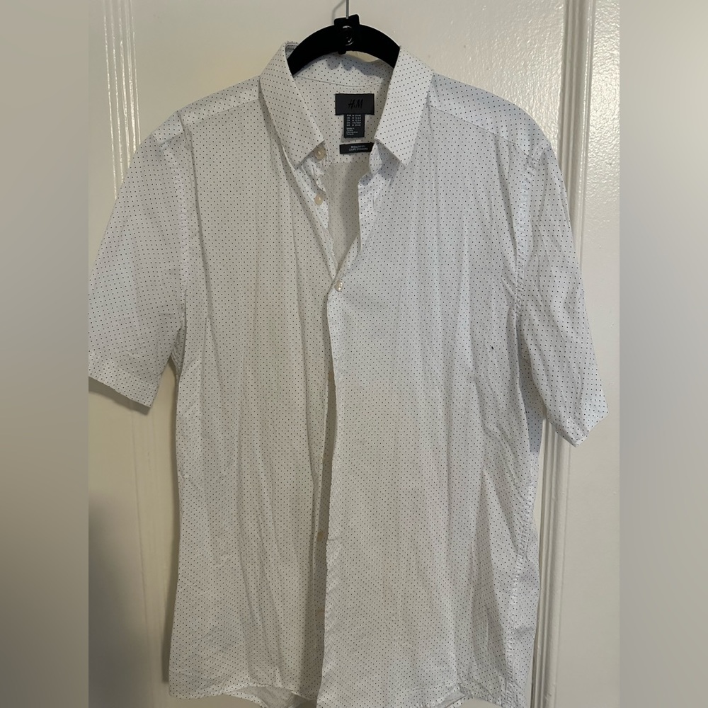 Men’s Short-Sleeved Button Down - M (Regular Fit)